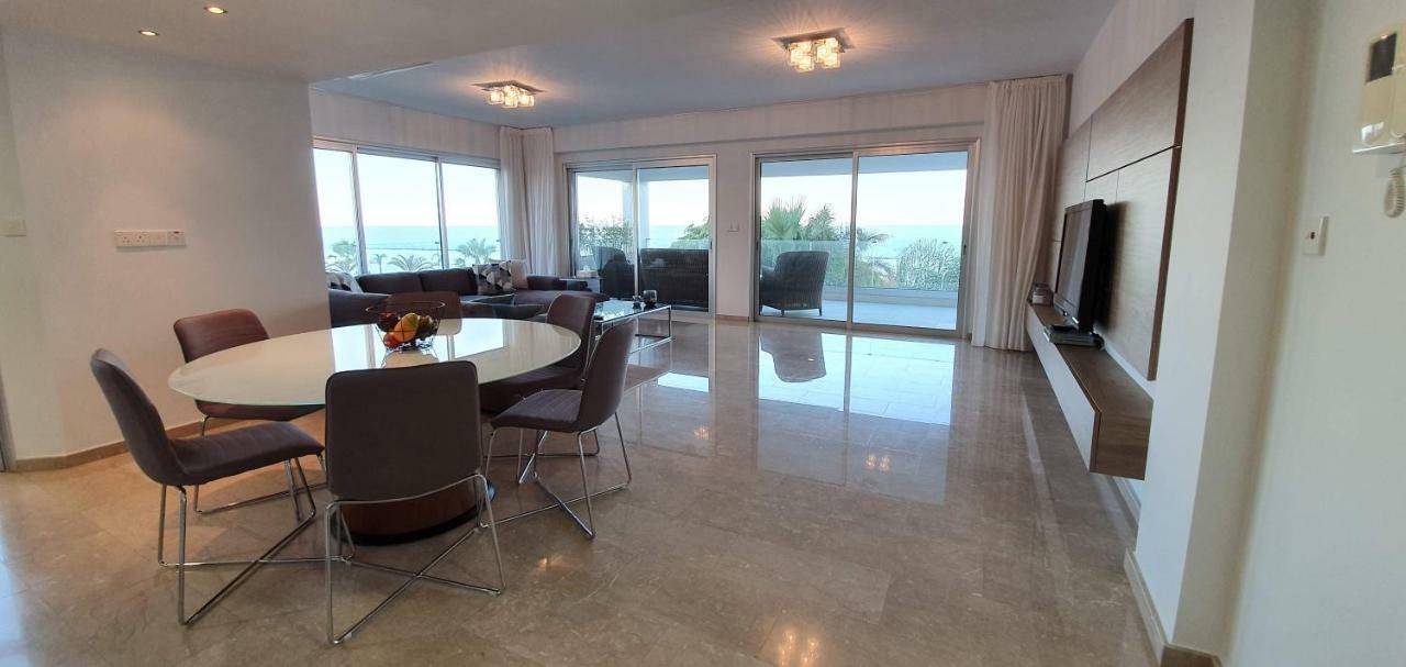 Pegasus Beach Front Apartment Limassol Exterior foto