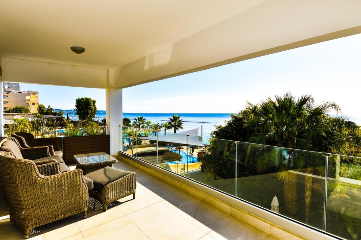 Pegasus Beach Front Apartment Limassol Exterior foto